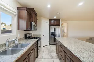 1025 N Ruby Pl, Washington, UT 84780 - Photo 9