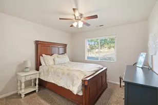 1025 N Ruby Pl, Washington, UT 84780 - Photo 13