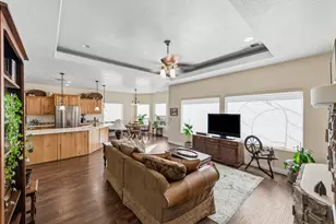 201 W Lake Ln, Toquerville, UT 84774 - Photo 17