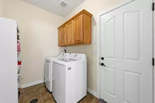 201 W Lake Ln, Toquerville, UT 84774 - Photo 29