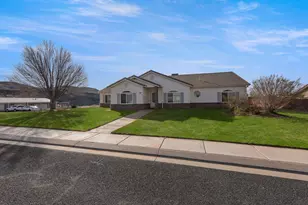 250 E 970 N, Hurricane, UT 84737 - Photo 1