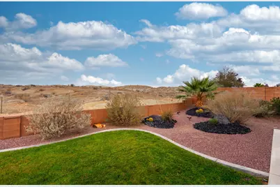 1651 E Wolf Hole Dr, Saint George, UT 84790 - Photo 31