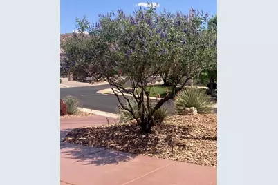 1067 E Silver Falls Dr N, Washington, UT 84780 - Photo 13