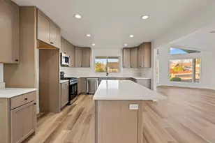 372 N Quail Ridge Dr, Washington, UT 84780 - Photo 11