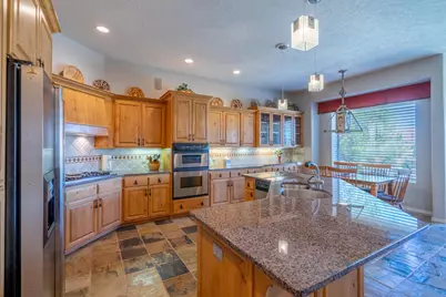 2578 W Desert Springs Rd, Saint George, UT 84770 - Photo 9