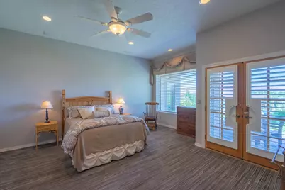 2578 W Desert Springs Rd, Saint George, UT 84770 - Photo 23