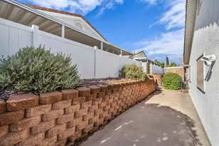 1050 W Red Hills Pkwy, Washington, UT 84780 - Photo 15