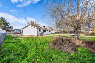 170 W Warm Springs Cir, Washington, UT 84780 - Photo 17