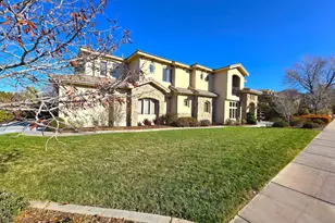 823 E Majestic Dr, Washington, UT 84780 - Photo 3