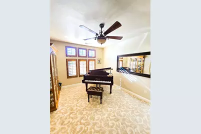 823 E Majestic Dr, Washington, UT 84780 - Photo 7