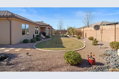 925 E 3900 S, Washington, UT 84780 - Photo 31