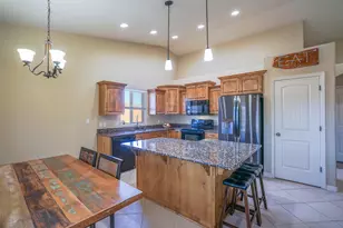 2254 S Pintura Dr, Saint George, UT 84790 - Photo 7