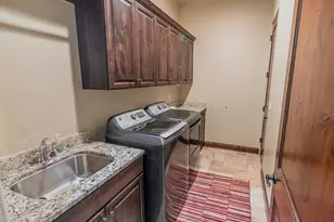 506 W Tenaya Dr, Ivins, UT 84738 - Photo 11