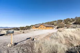 915 S Canyon Dr, Cedar City, UT 84720 - Photo 3