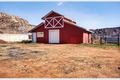 640 N Juniper St, Hildale, UT 84784 - Photo 3