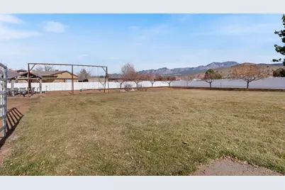 1488 W Diamond Valley Dr, Saint George, UT 84770 - Photo 47