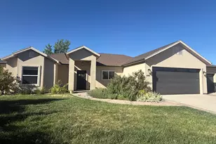 486 E Hillview Dr, Cedar City, UT 84721 - Photo 1