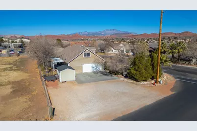875 Country Ln, Santa Clara, UT 84765 - Photo 7