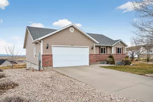 5217 N Juniper Ridge Rd, Enoch, UT 84021 - Photo 3