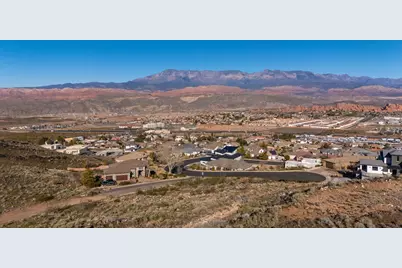 2393 W Ridge View Dr, Hurricane, UT 84737 - Photo 9