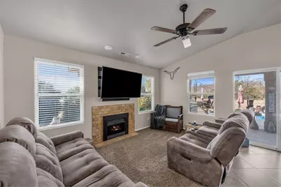 751 E Majestic Dr, Washington, UT 84780 - Photo 9