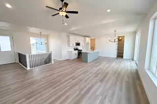 2403 E Sunflower Dr Dr, Eagle Mountain, UT 84005 - Photo 9