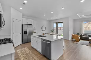 1907 S Queens Garden Rd, Washington, UT 84780 - Photo 11