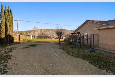 140 N Main St, Leeds, UT 84746 - Photo 23