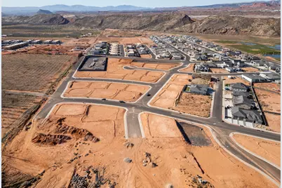 5056 W 2040 S, Hurricane, UT 84737 - Photo 3