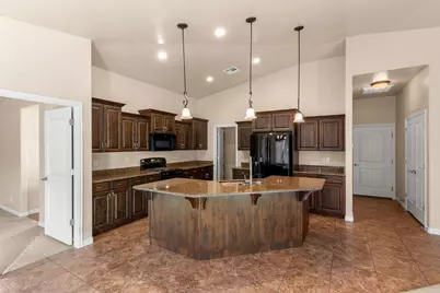 312 E Desert Rose Way, Ivins, UT 84738 - Photo 3