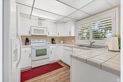 1845 W Canyon View Dr #208, Saint George, UT 84770 - Photo 11