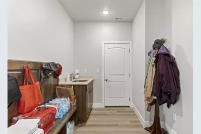 179 N Castle Dr, Cedar City, UT 84720 - Photo 31