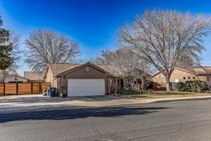 2350 S Pasture Ln, Washington, UT 84780 - Photo 13