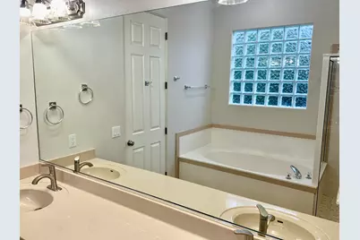 1042 W Hillview Dr, Washington, UT 84780 - Photo 23