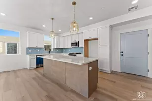762 W Periwinkle Ln, Saint George, UT 84790 - Photo 3