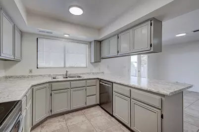 2746 W Circle Dr, Santa Clara, UT 84765 - Photo 7