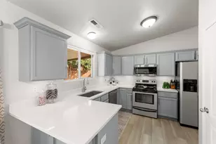 933 N Ocotillo Dr, Washington, UT 84780 - Photo 9