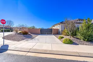 3384 E Barrel Roll Dr, Saint George, UT 84790 - Photo 3