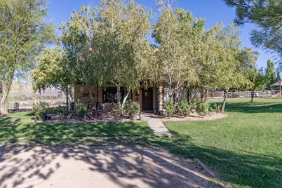 825 N Horsemans Park Dr, Dammeron Valley, UT 84783 - Photo 11