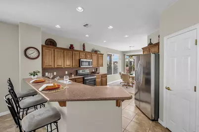 2194 N Silverstone Way, Washington, UT 84780 - Photo 7