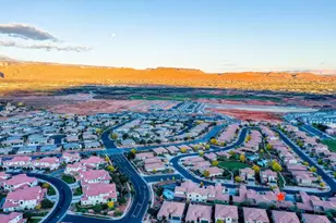 3800 Paradise Vlg Dr, Santa Clara, UT 84765 - Photo 51