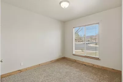 3879 London Ln, Santa Clara, UT 84765 - Photo 17