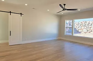 738 W Sunny Ledge Dr, Washington, UT 84780 - Photo 19