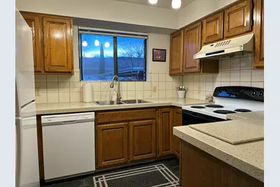 50 W 400 S #6, Saint George, UT 84770 - Photo 11