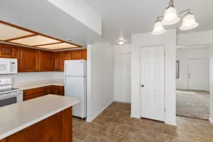 1075 N 1400 W, Saint George, UT 84770 - Photo 17