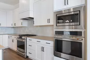 2292 E Arena Roja Dr, Washington, UT 84780 - Photo 11