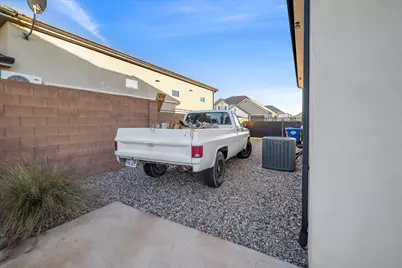 997 E Iron Horse Dr, Washington, UT 84780 - Photo 35