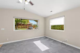 1050 W Red Hills Pkwy, Washington, UT 84780 - Photo 5