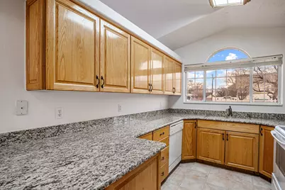 212 N 420 W, La Verkin, UT 84745 - Photo 9