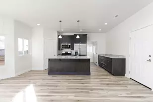 1324 E Manzanita Dr, Apple Valley, UT 84737 - Photo 9